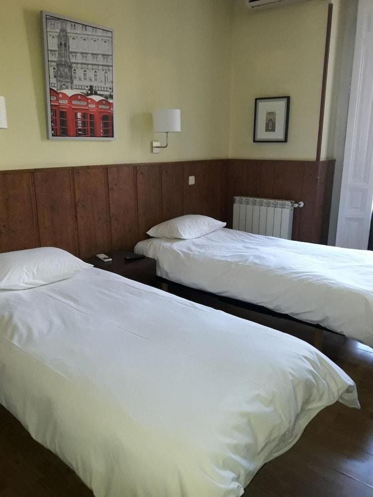 Hostal Asuncion Madrid Exteriér fotografie